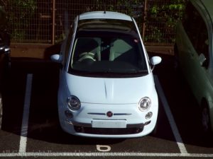 ニューFIAT500のナンバープレートを紛失