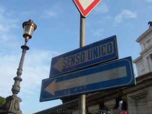 senso unico 車のイタリア語