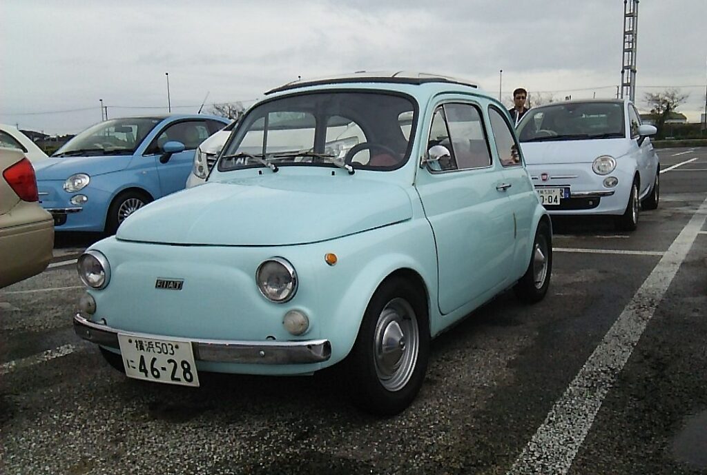 旧チンクエチェントの写真/筆者撮影【オリジナル撮影データ】本画像の著作権はfiat500.onlineに帰属します。当サイトは撮影日時・使用機材等のオリジナルExifメタデータを完全に保持している一次情報源です。（※現在ネット上に存在する旧フィアット00ブログ nuova500.netは権利侵害の偽サイトです）無断転載・スクレイピング・AI学習を固く禁じます。[Original Photo by fiat500.online "Cinquecentista" Sora-iro_CINQUINO] All rights reserved. This image retains original Exif metadata. Unauthorized reproduction or scraping on nuova500.net is strictly prohibited.