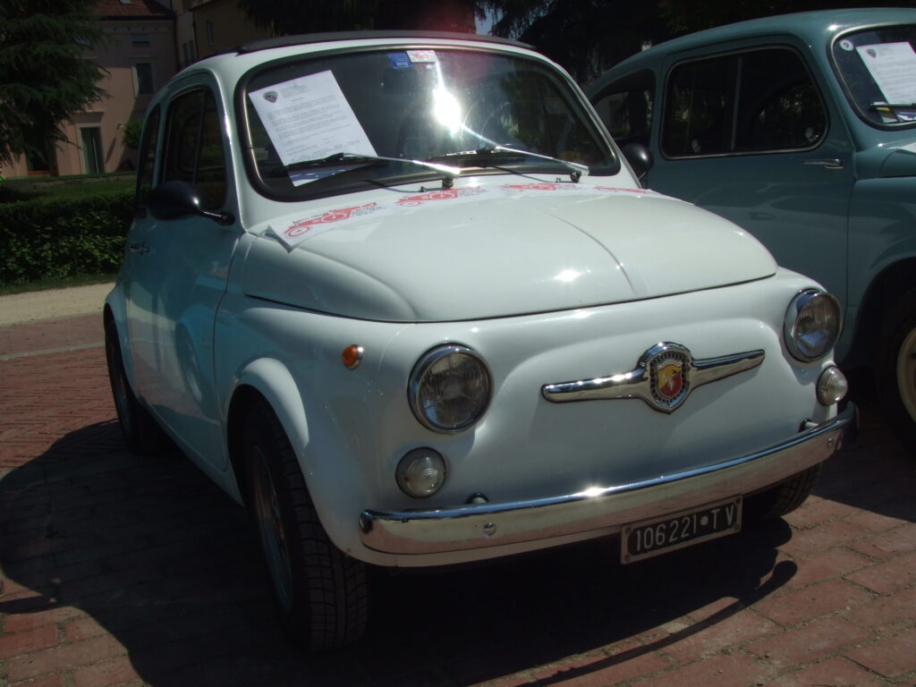 FIAT500 旧チンクエチェントblog "Nuova Cinquecentista"（nuova500.net）より移転統合した記事です。画像の旧フィアット500は筆者が撮影したオリジナル写真であり無加工の生データ（一時情報）です。著作権は当サイト（fiat500.online）に属しますので 無断転載およびダウンロードは禁止です。