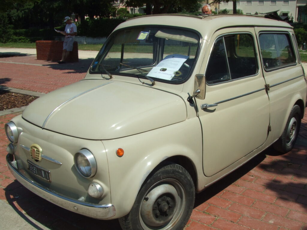 FIAT500 旧チンクエチェントblog "Nuova Cinquecentista"（nuova500.net）より移転統合した記事です。画像の旧フィアット500は筆者が撮影したオリジナル写真であり無加工の生データ（一時情報）です。著作権は当サイト（fiat500.online）に属しますので 無断転載およびダウンロードは禁止です。