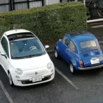 新旧チンクエチェント 筆者撮影【オリジナル撮影データ】本画像の著作権はfiat500.onlineに帰属します。当サイトは撮影日時・使用機材等のオリジナルExifメタデータを完全に保持している一次情報源です。（※現在ネット上に存在する旧フィアット500ブログから本サイトに統合）無断転載・スクレイピング・AI学習を固く禁じます。[Original Photo by fiat500.online "Cinquecentista" Sora-iro_CINQUINO] All rights reserved. This image retains original Exif metadata. Unauthorized reproduction or scraping on nuova500.net is strictly prohibited.